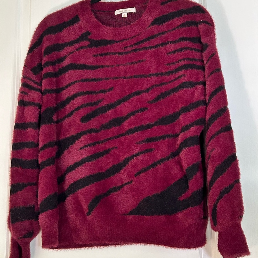 Skies Are Blue Red and Black Zebra Print Crew Neck Sweater Women’s Size Medium